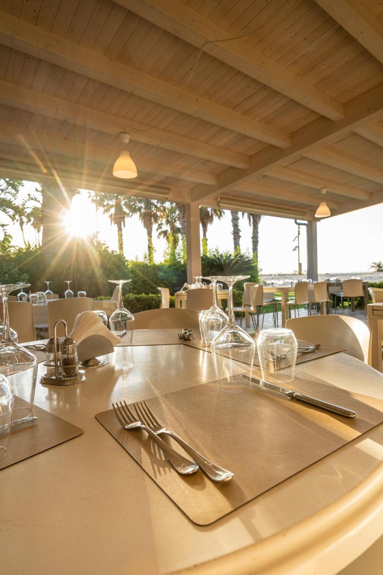 Le Dune Beach Club Messina Exterior photo
