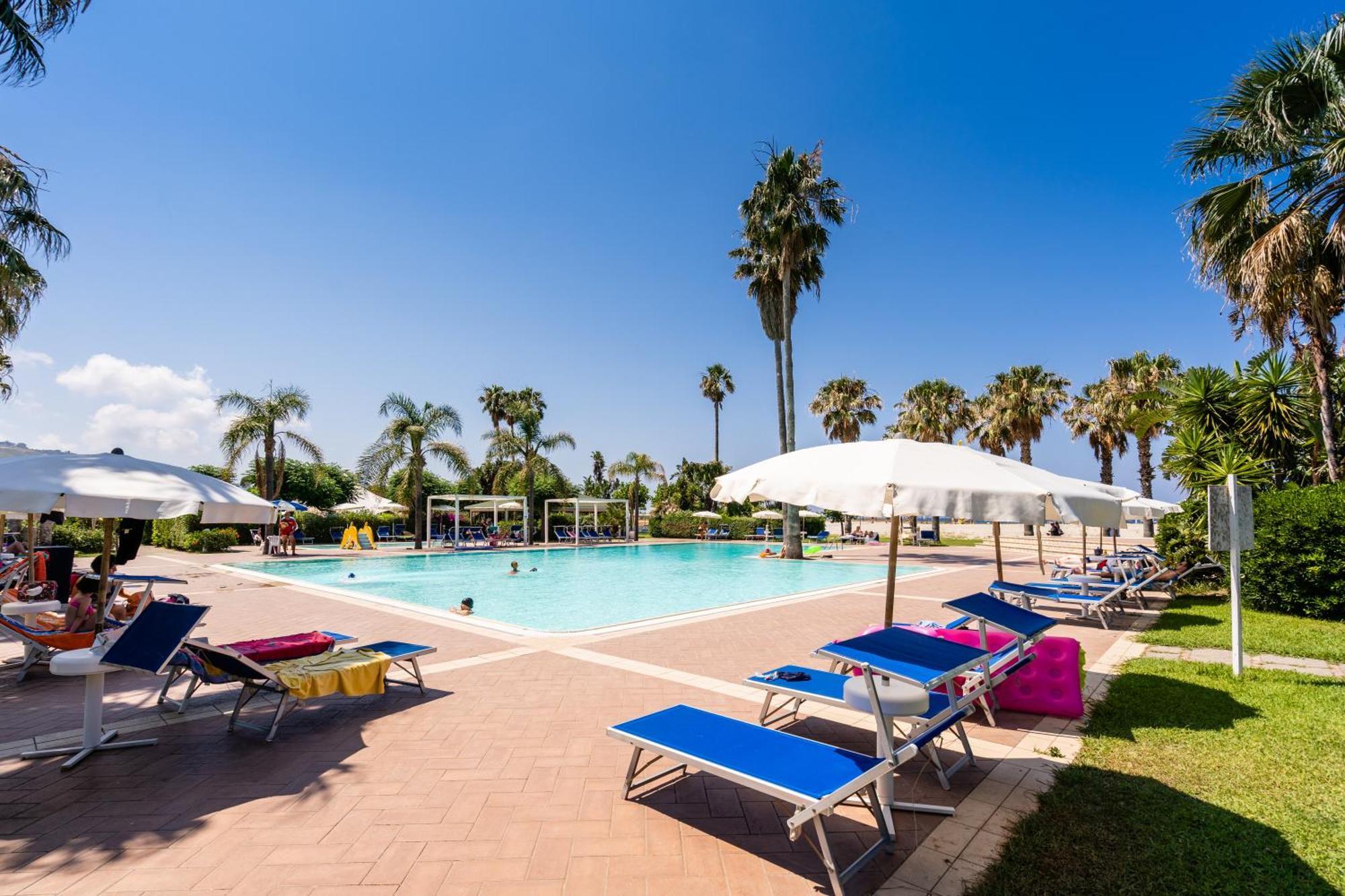 Le Dune Beach Club Messina Exterior photo