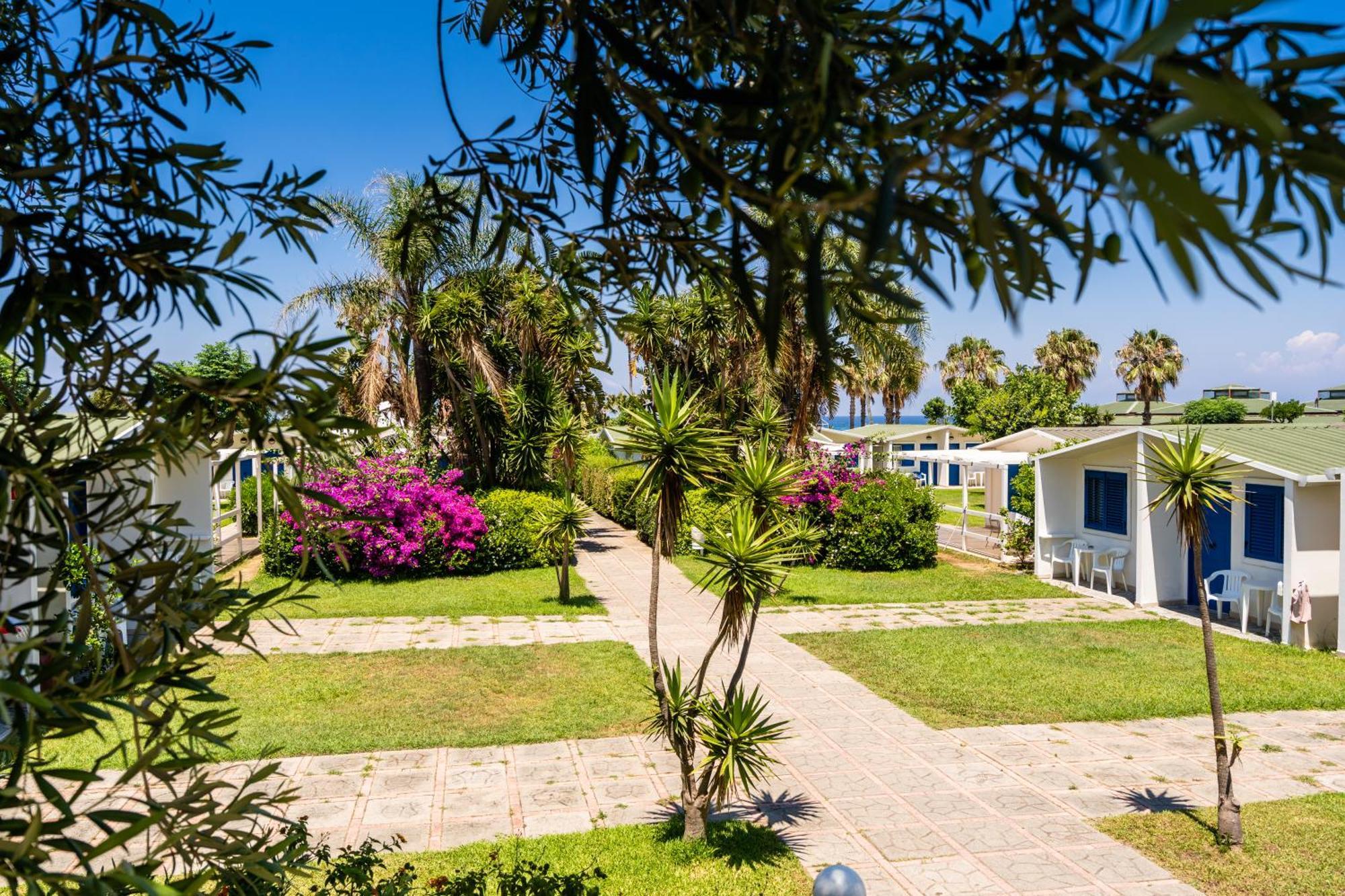 Le Dune Beach Club Messina Exterior photo