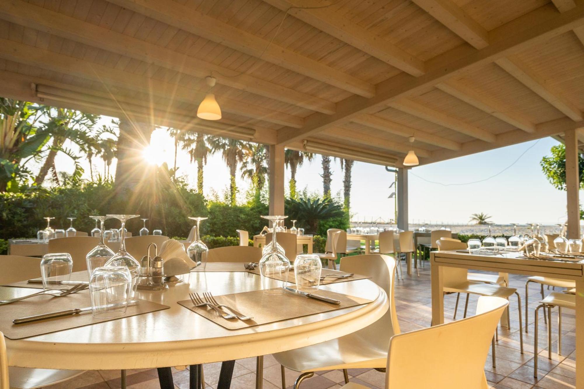 Le Dune Beach Club Messina Exterior photo
